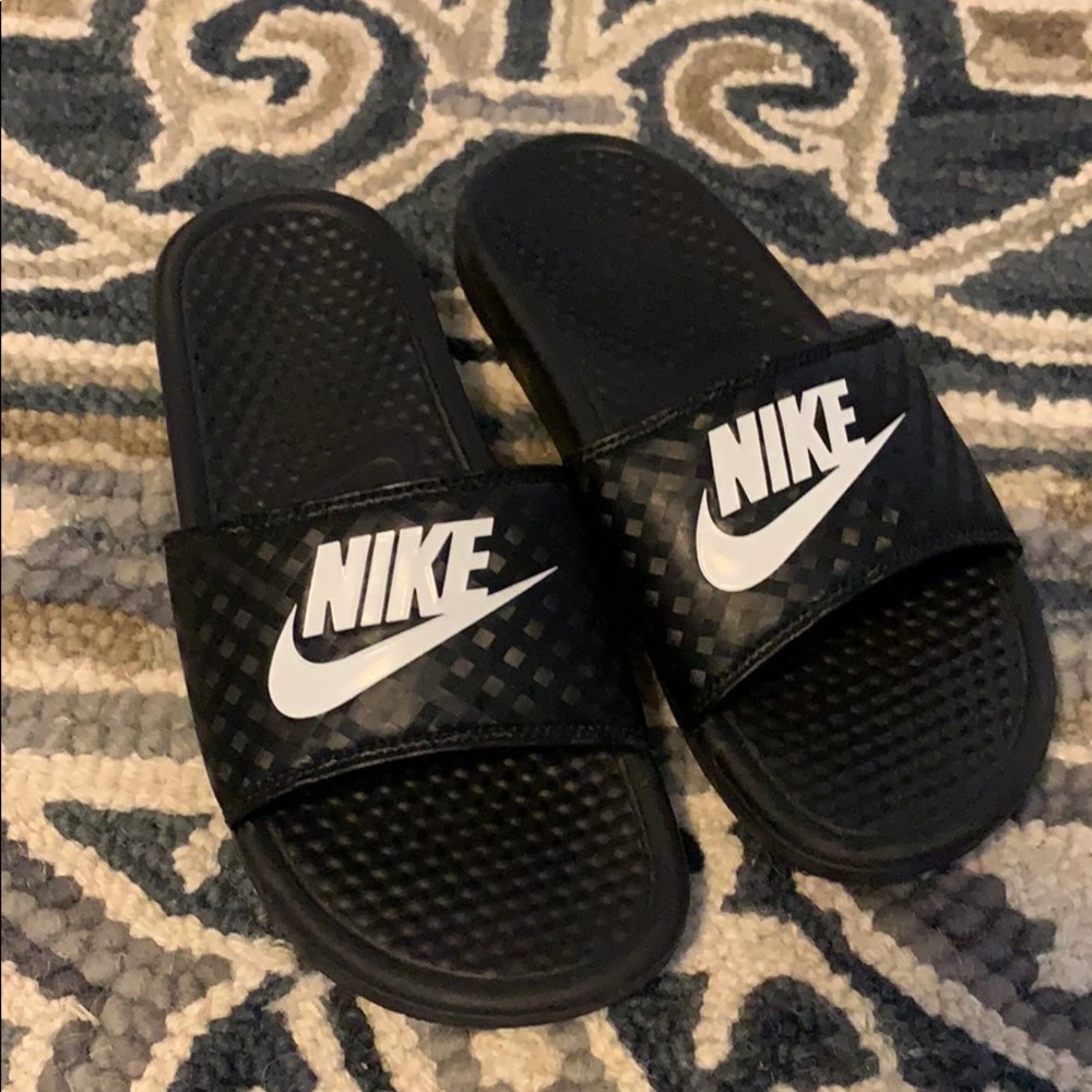 Nike slides